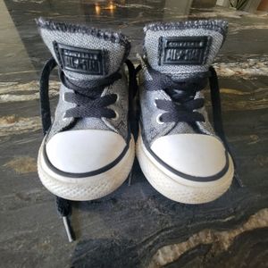Converse baby size 7 - gray chucks